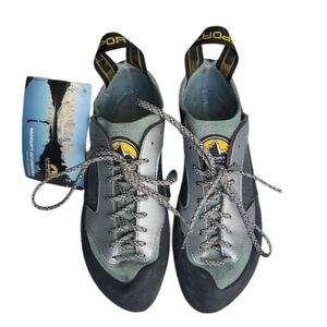 LA Sportiva Women's Made in Italy Nago Rock Climbing Shoes. Size 39 1/5 (US 8)